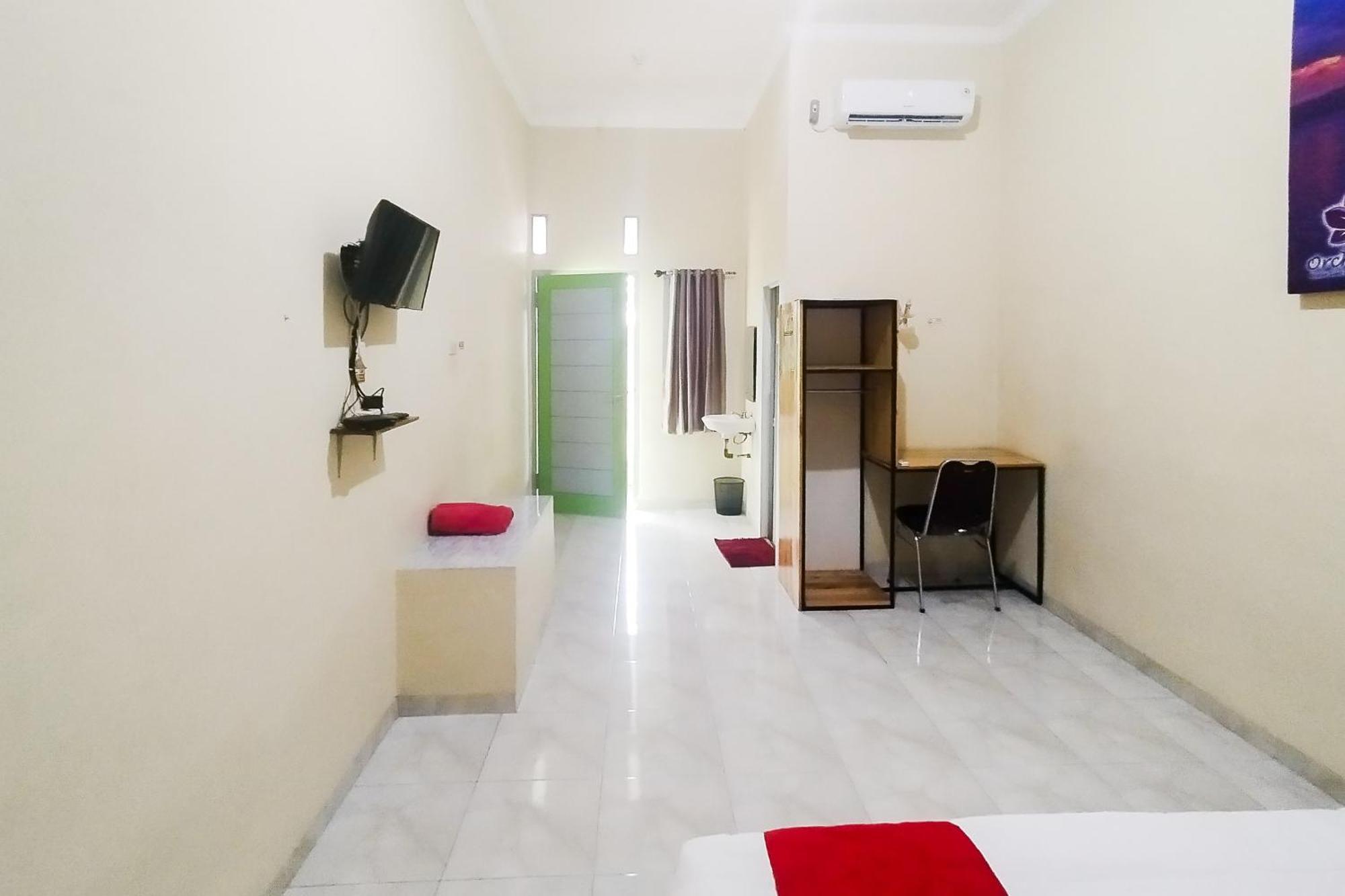 Reddoorz Syariah At Shakira Alesha Enggal Hotel Bandar Lampung Exterior foto
