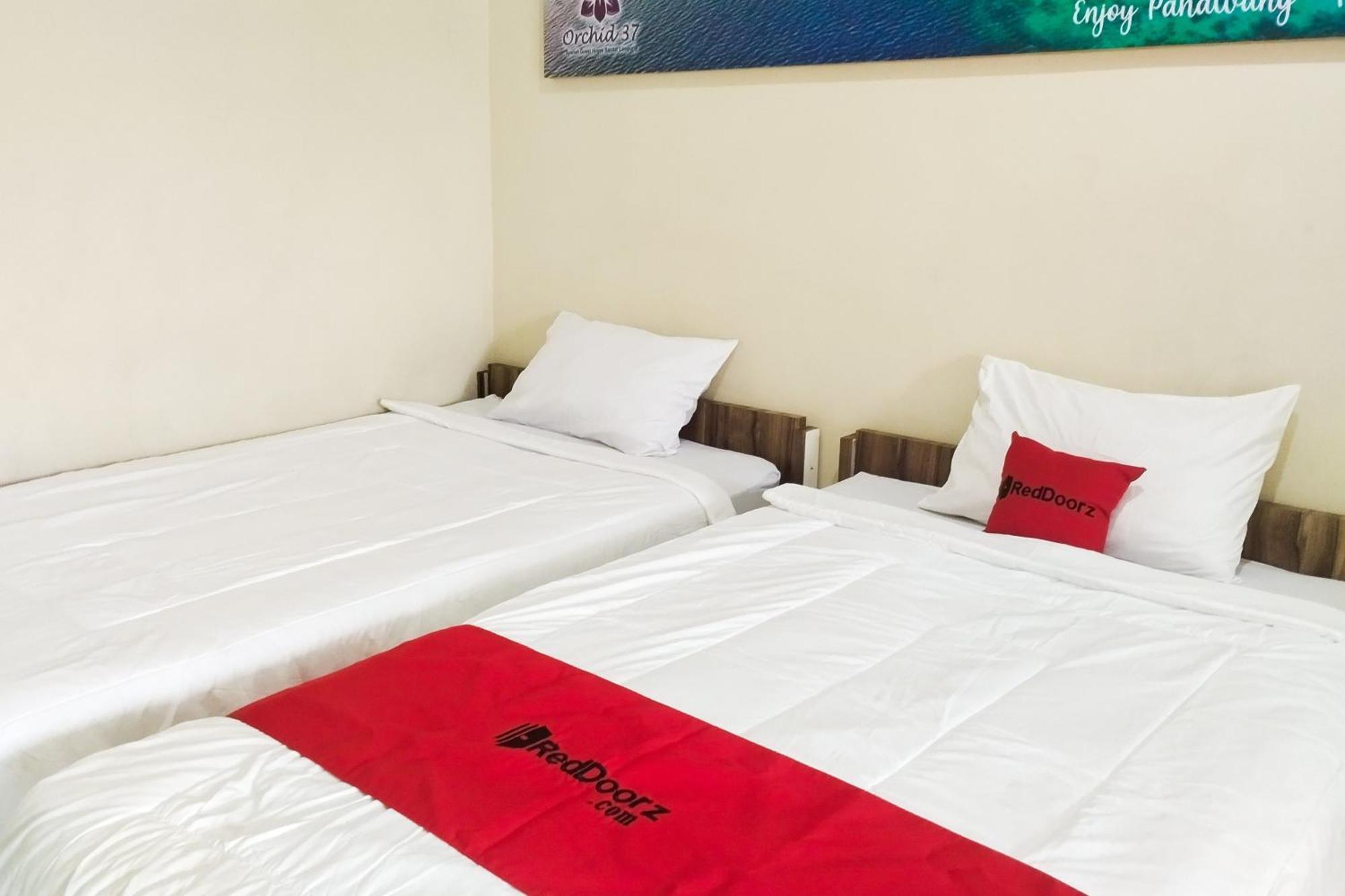 Reddoorz Syariah At Shakira Alesha Enggal Hotel Bandar Lampung Exterior foto