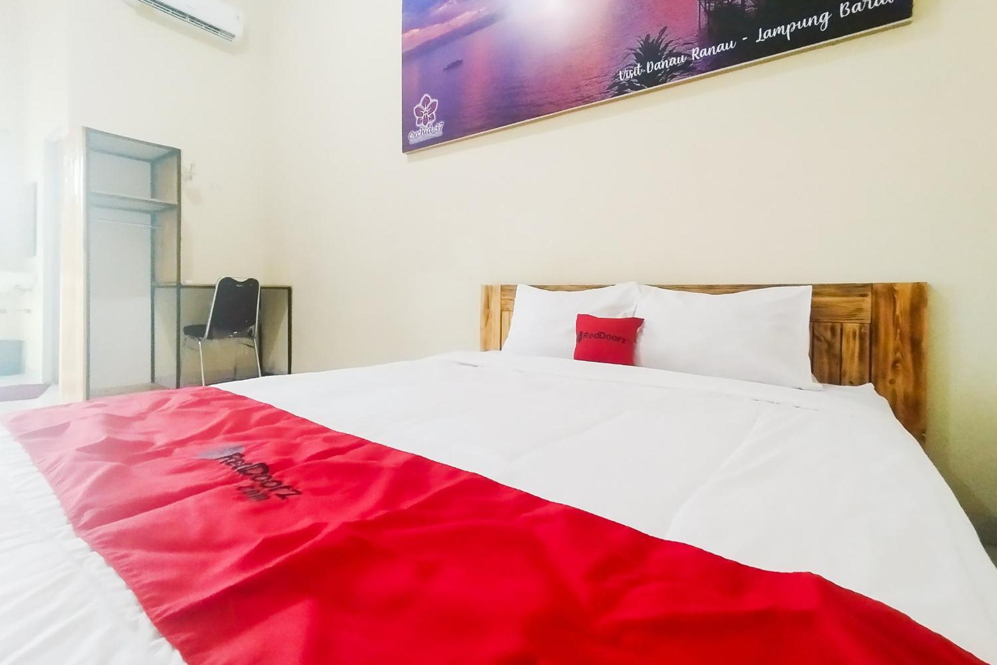 Reddoorz Syariah At Shakira Alesha Enggal Hotel Bandar Lampung Exterior foto