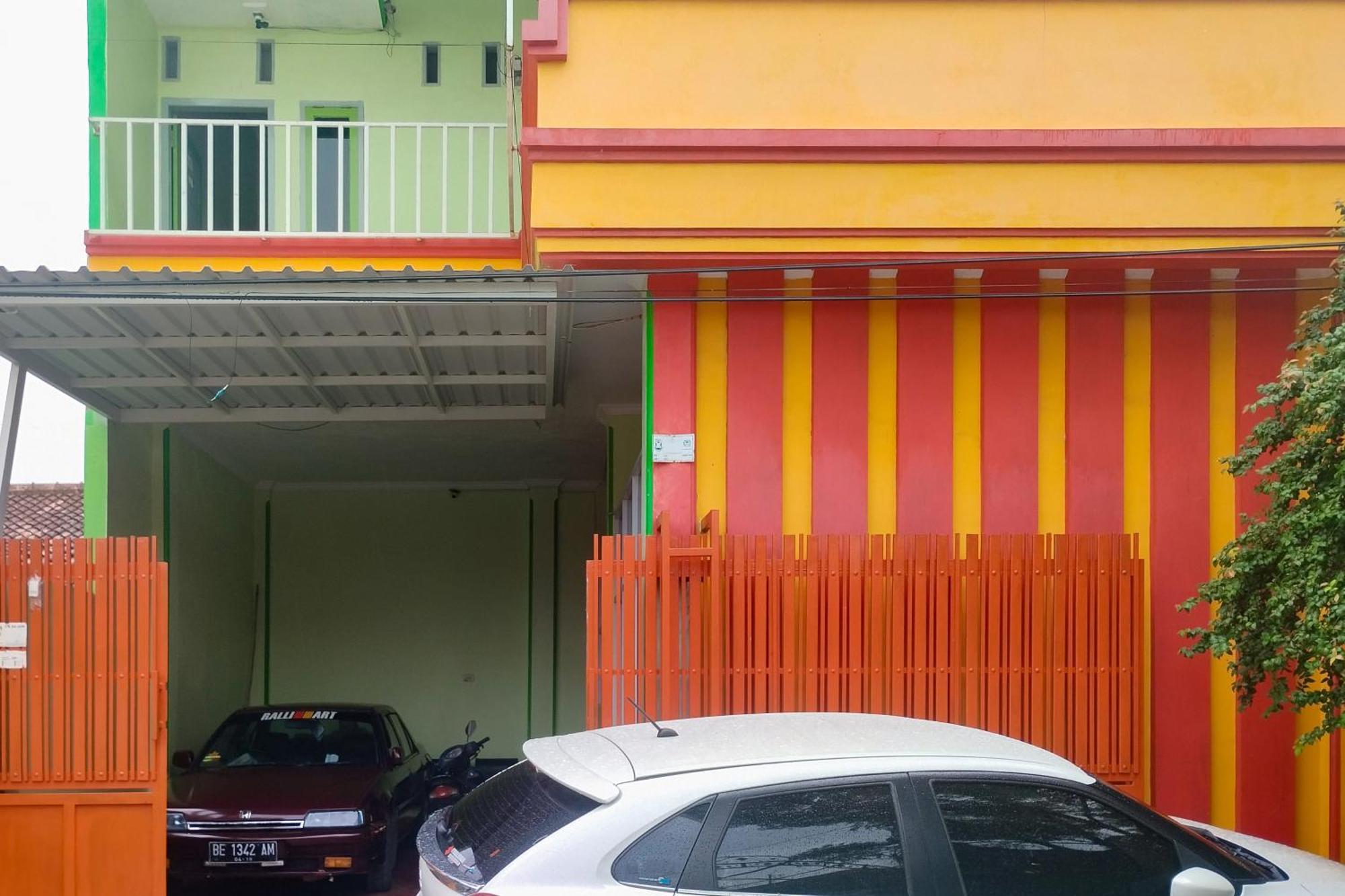 Reddoorz Syariah At Shakira Alesha Enggal Hotel Bandar Lampung Exterior foto